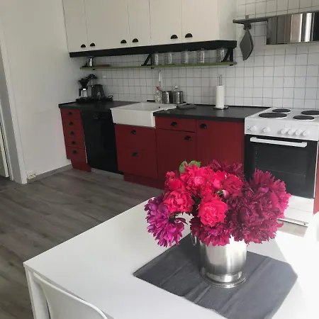 To Rent מלון